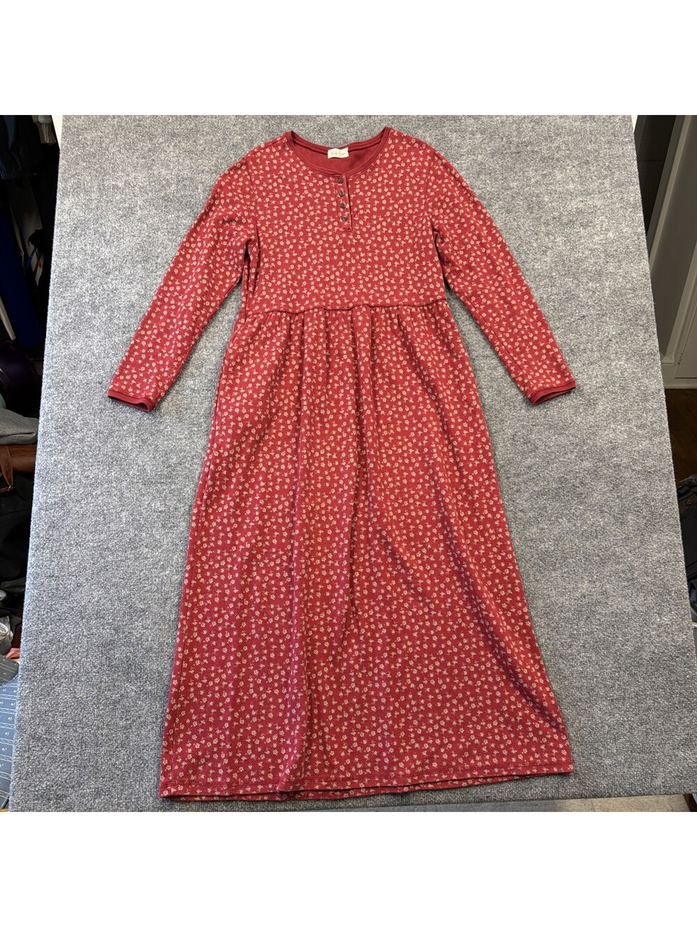 VNTG Red Bobbie Brooks Size Medium With Pockets Thermal Red Dress With Tan Flowe